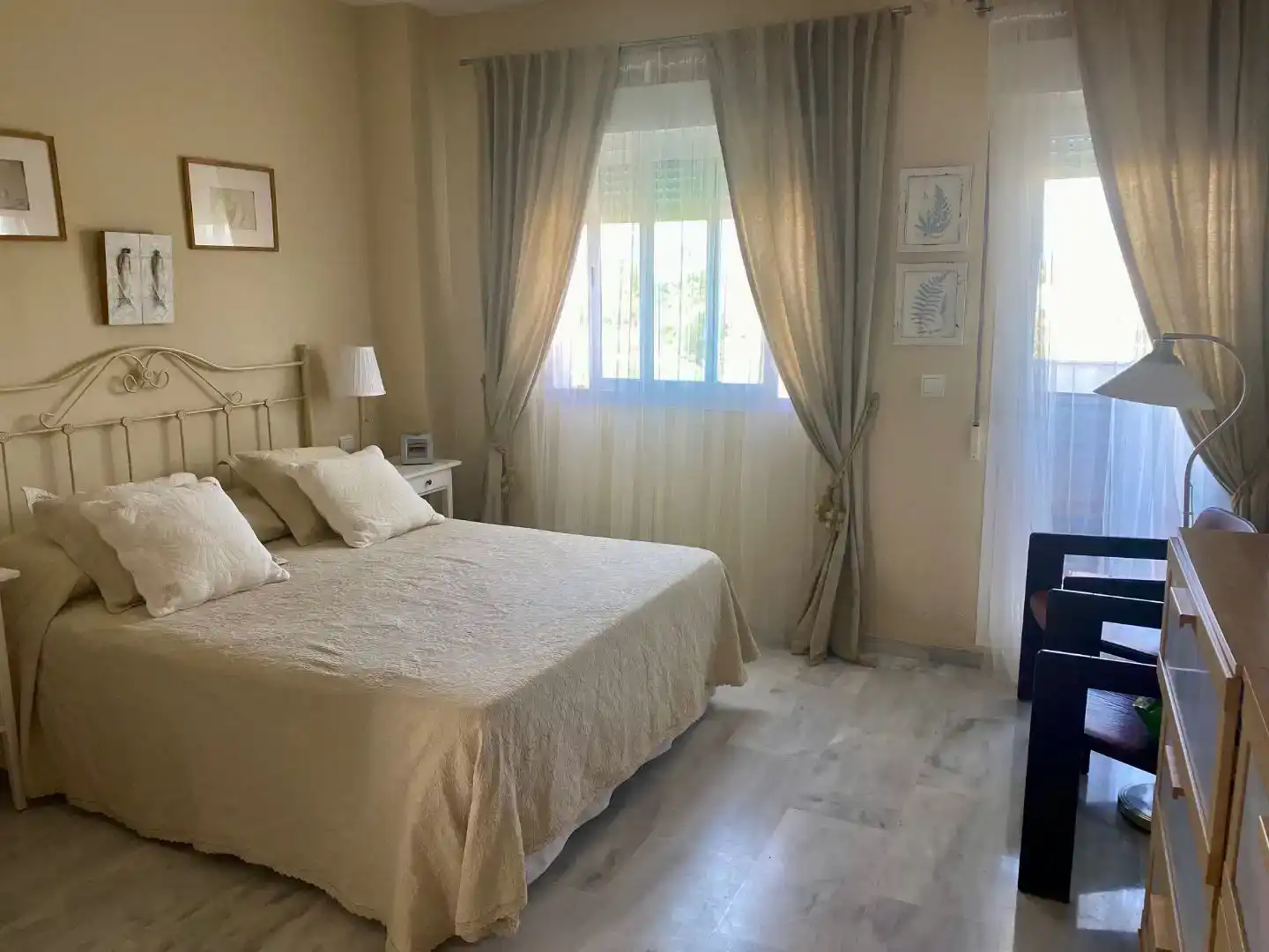 Schlafzimmer von Wohnung zur Miete in Rota mit Klimaanlage, Schwimmbad und Balkon