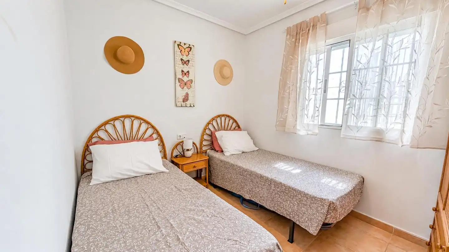 Casa bifamiliare con piscina in vendita a Avenida de Finlandia, imagen 18
