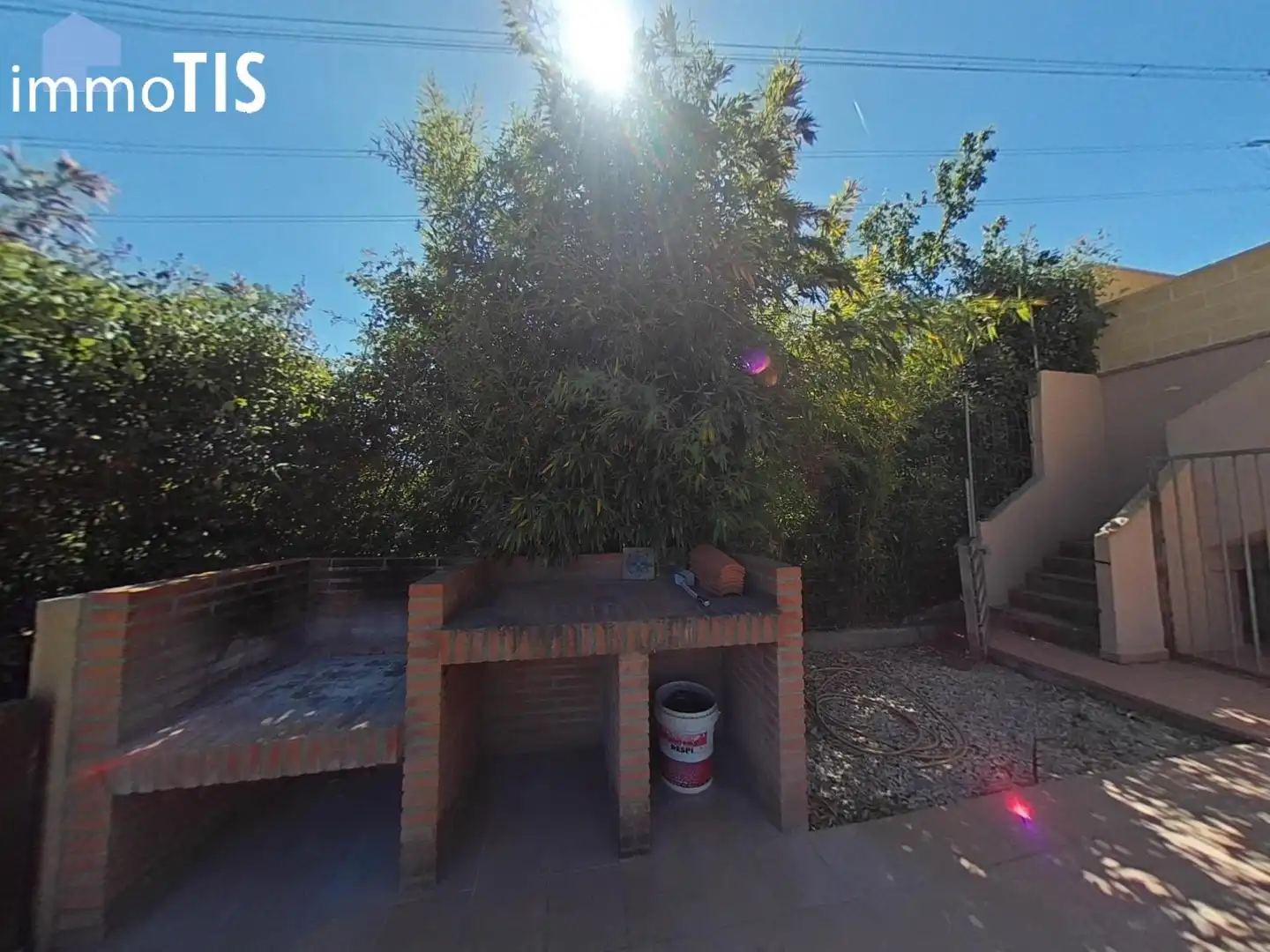 Vista exterior de Casa o xalet en venda en Cubelles amb Aire condicionat, Jardí privat i Terrassa