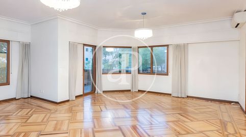 Photo 2 of Flat for rent in Casado del Alisal, Jerónimos, Madrid Capital