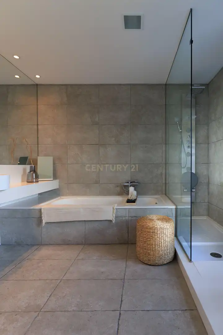 Bany de Casa o xalet en venda en Sant Cugat del Vallès amb Aire condicionat, Jardí privat i Traster