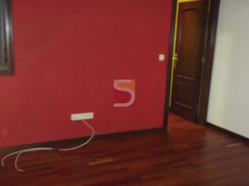 Apartament en venda en Vigo  amb Calefacció i Parquet
