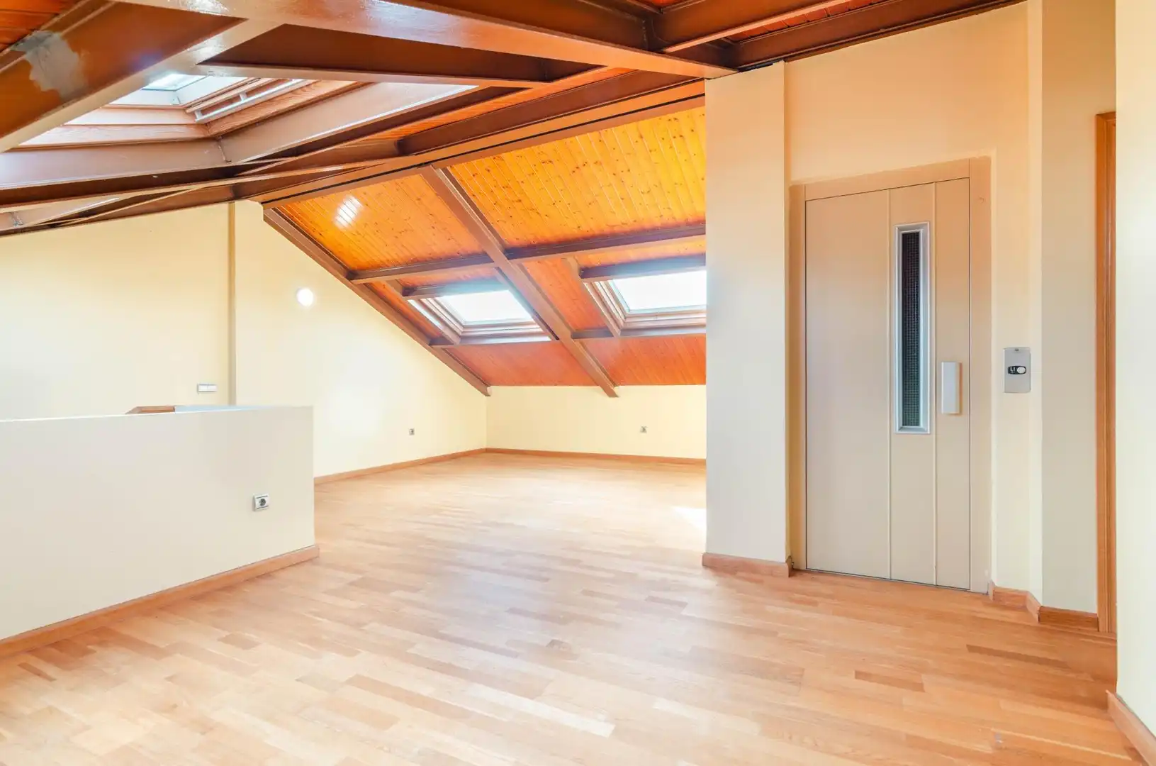 Casa o xalet en venda en Oviedo  amb Calefacció, Terrassa i Traster