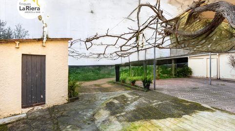 EDIFICIO DE 3 PLANTAS CON ENORME JARDÍN., imatge 2