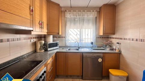 Foto 2 de Casa adosada en venda a Los Secanos, Alicante