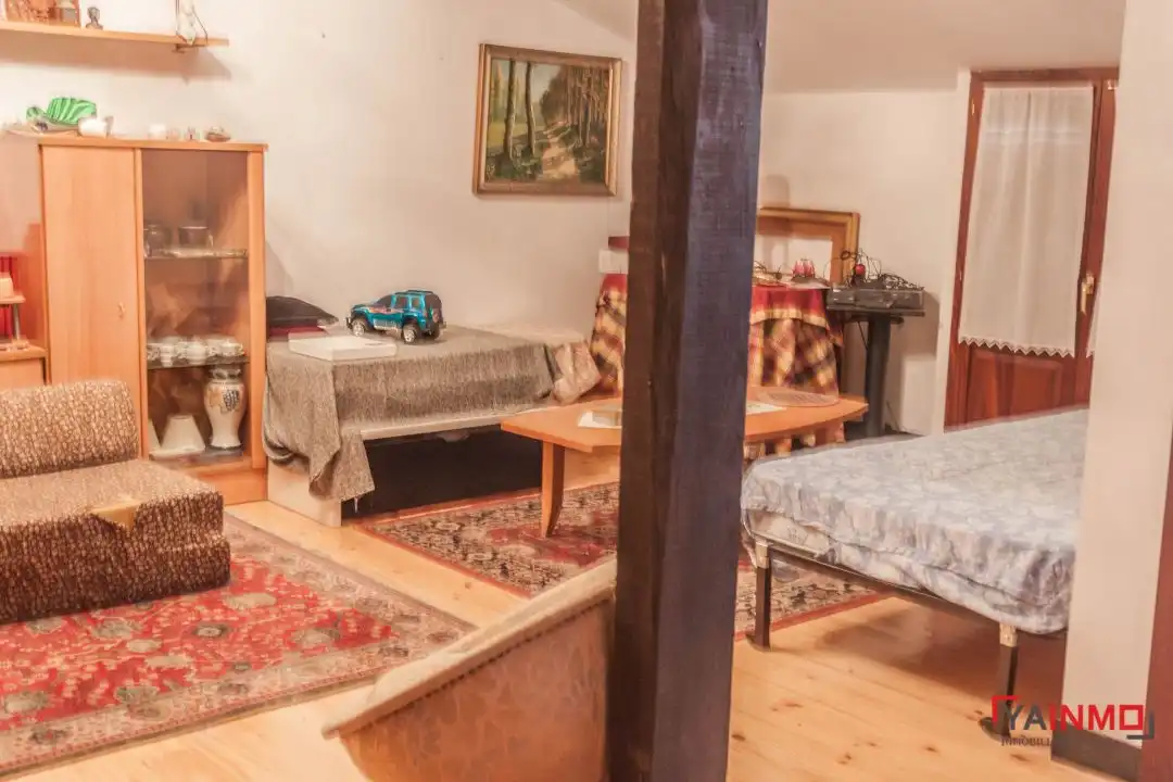 Dormitori de Casa adosada en venda en Vitoria - Gasteiz amb Calefacció i Jardí privat