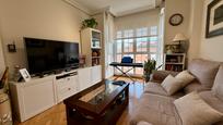 Living room of Flat for sale in  Madrid Capital  with Air Conditioner, Heating and Private garden