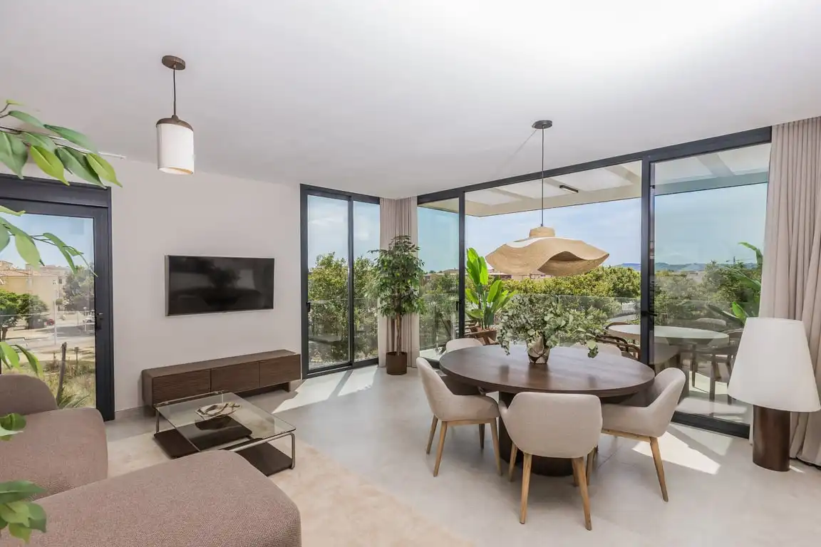 Apartament amb piscina de lloguer a avinguda dels Furs 27