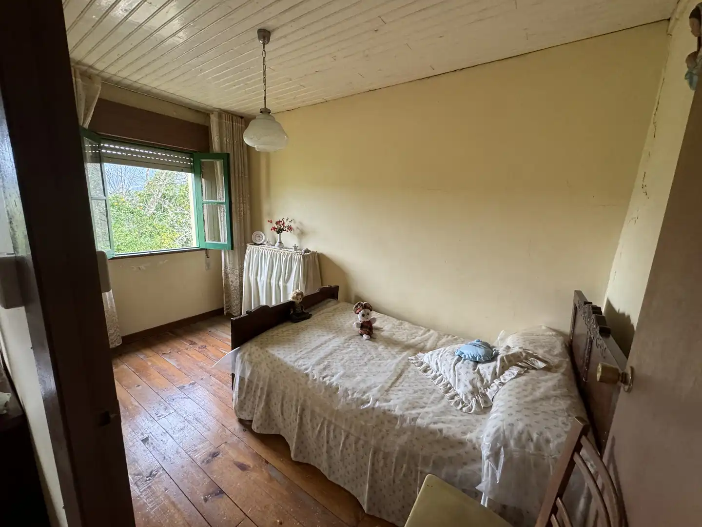 Habitación de Casa o chalet en venta en Crecente con Jardín privado, Trastero y Amueblado
