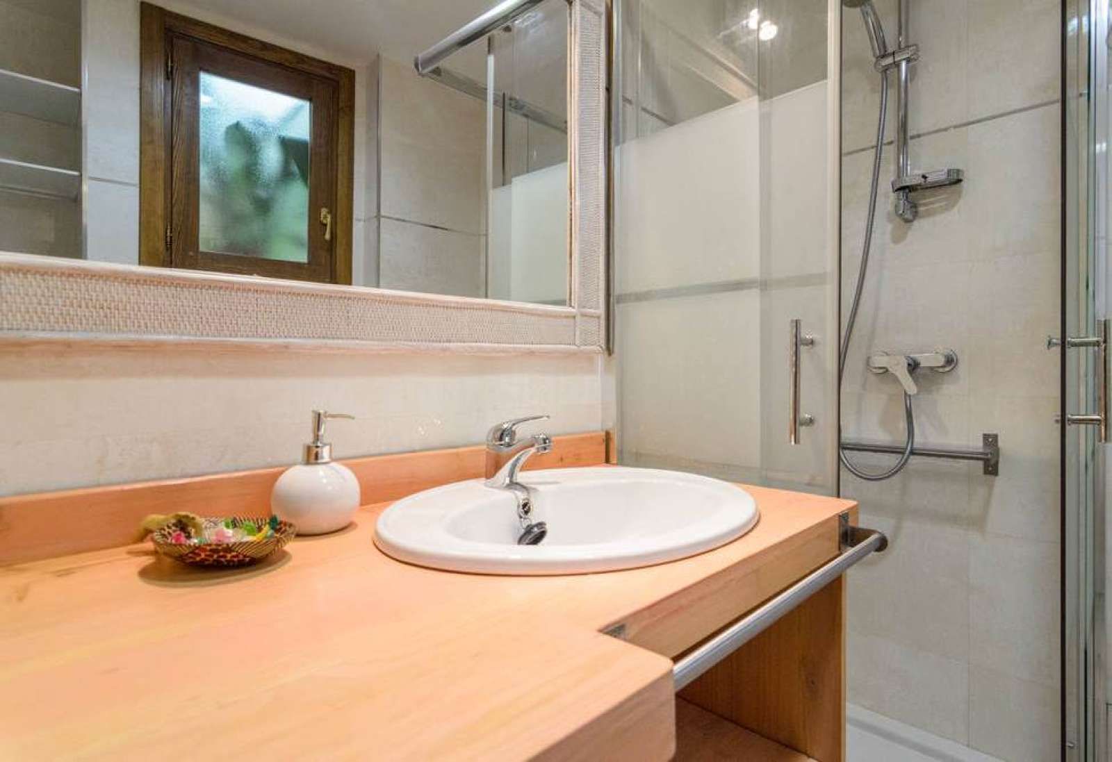 Badezimmer von Wohnungen zur untervermieten in  Granada Capital mit Klimaanlage, Terrasse und Möbliert