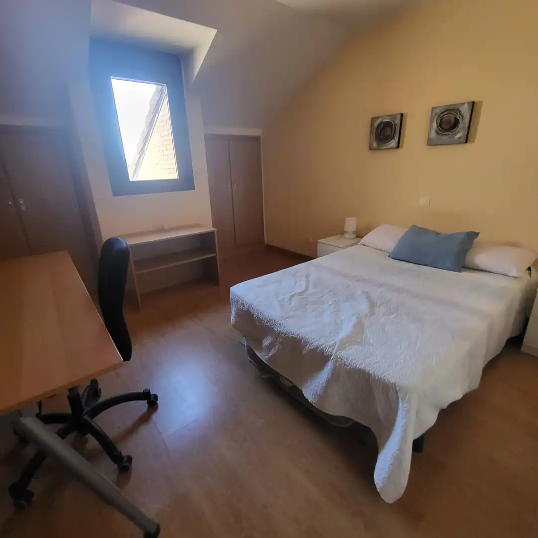 Habitación de Casa o chalet de alquiler en Ávila con Calefacción y Amueblado