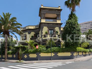 Casa amb jardí en venda a Paseo Madrid