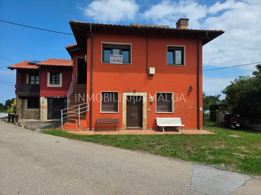 Vista exterior de Casa o xalet en venda en Colunga amb Calefacció i Parquet