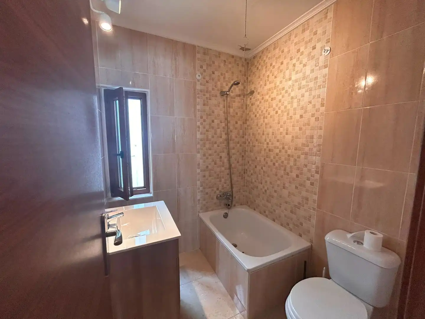 Bany de Pis en venda en Ribadesella amb Terrassa