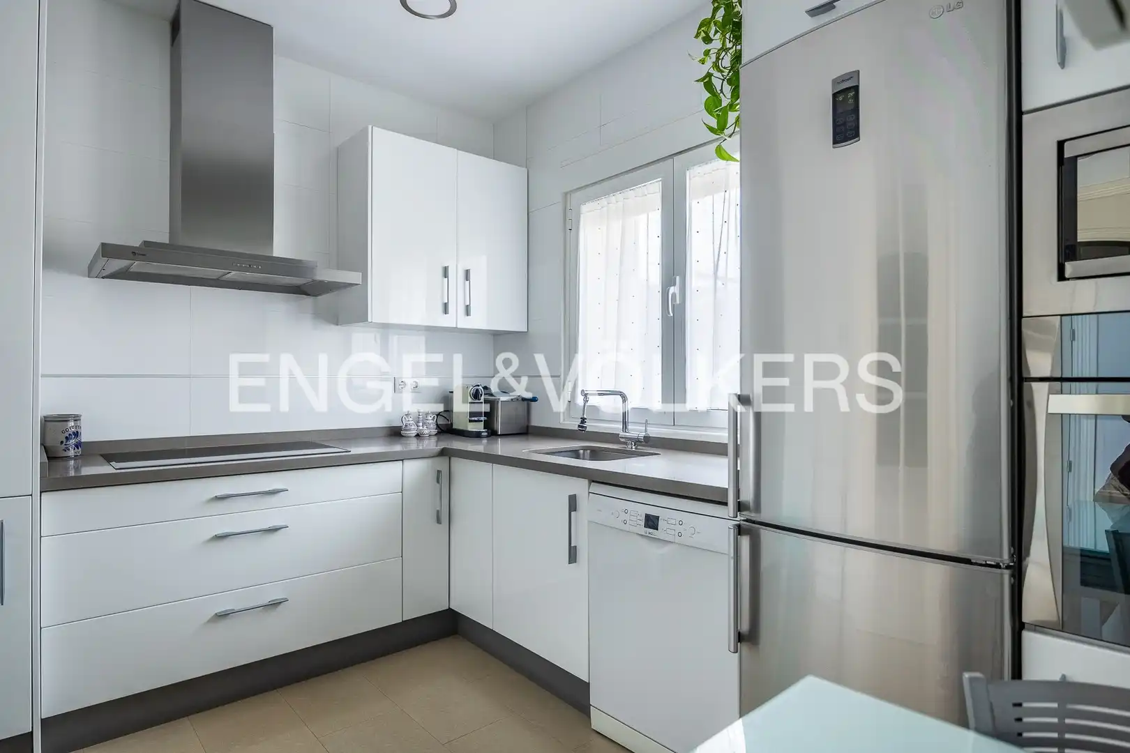 Cocina de Piso en venta en Sevilla con Calefacción