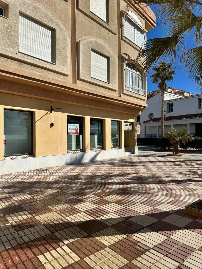 Local de alquiler en Torrenueva Costa