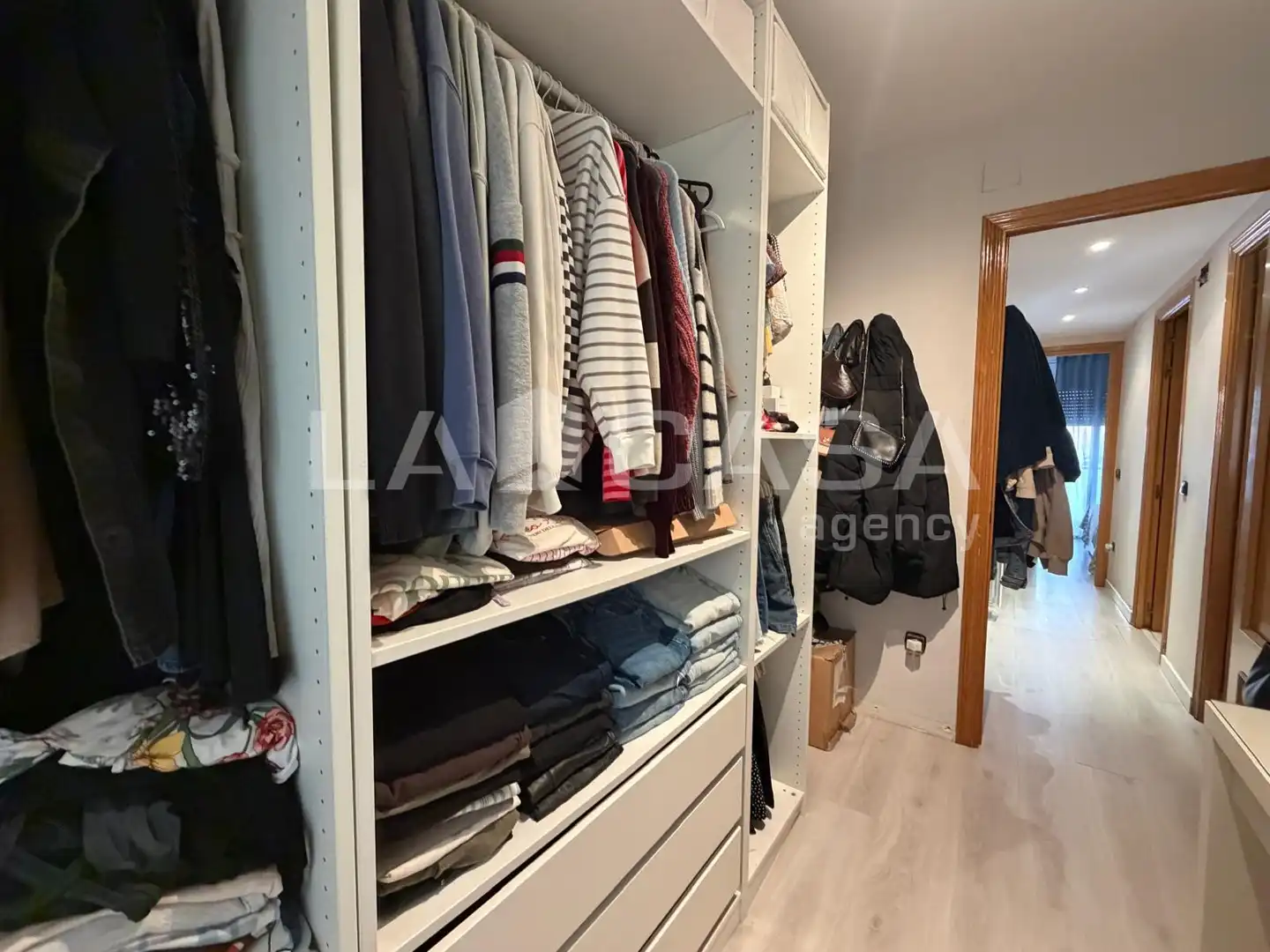 Dormitori de Pis en venda en Santa Coloma de Gramenet amb Terrassa i Balcó