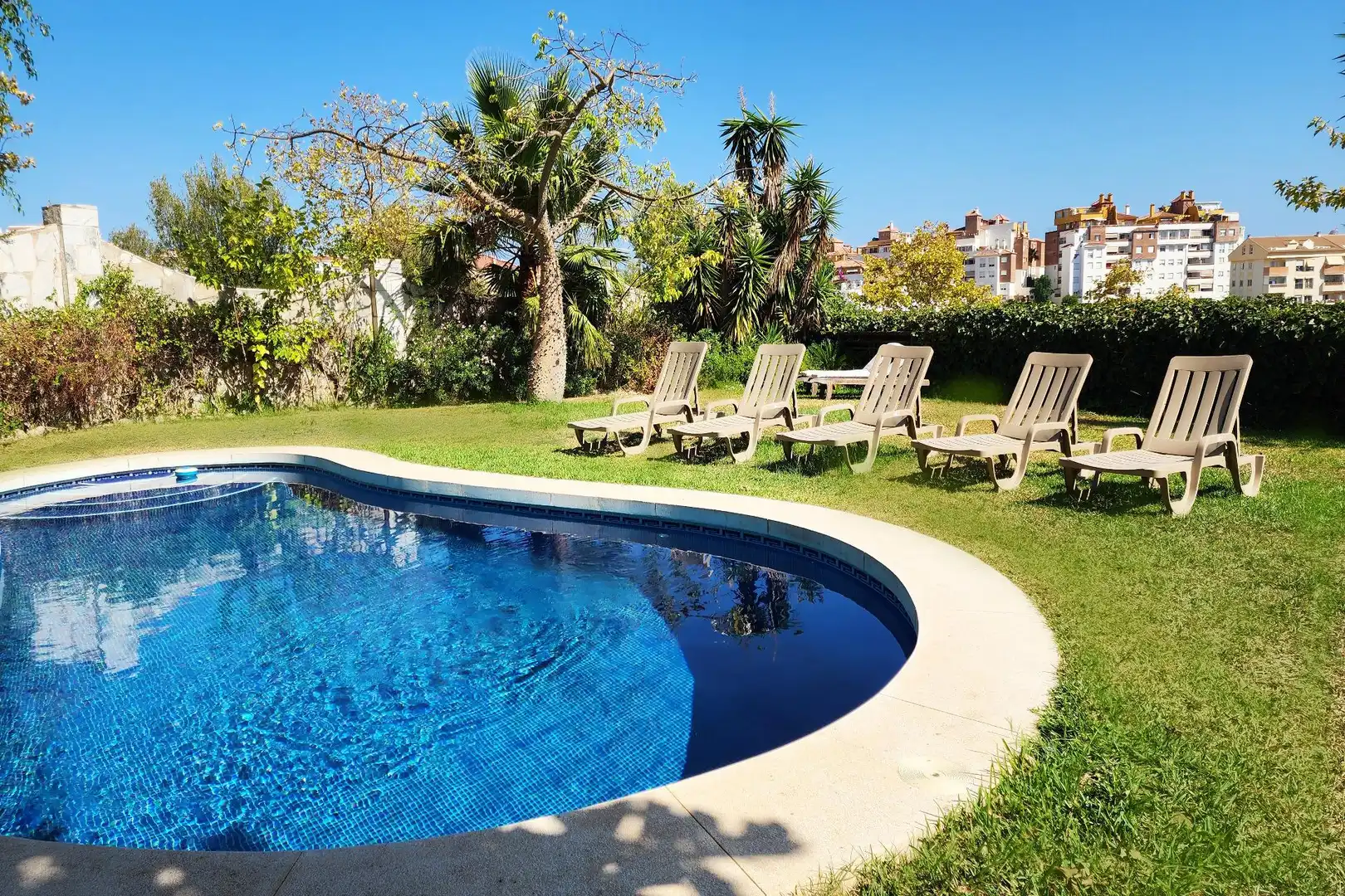Jardí de Casa o xalet en venda en Benalmádena amb Aire condicionat, Calefacció i Jardí privat