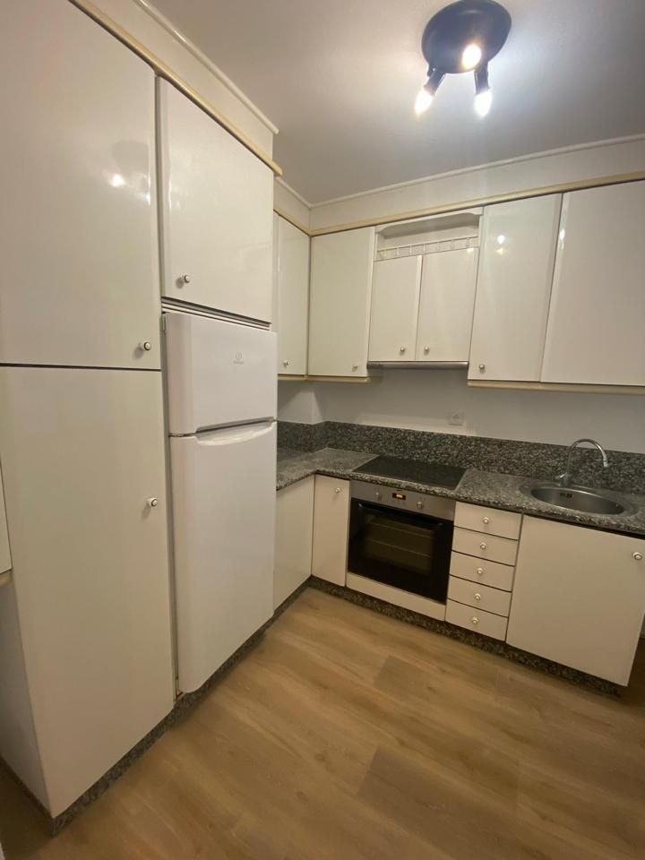 Pis de lloguer a Praza de Vigo, Ensanche - Sar