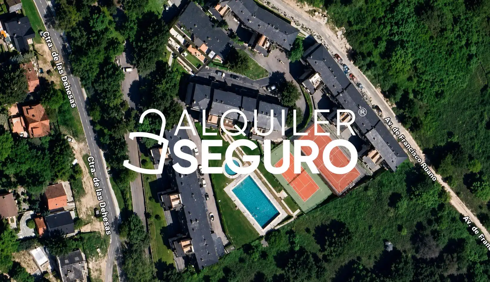 Vista exterior de Pis de lloguer en Cercedilla amb Calefacció, Terrassa i Piscina