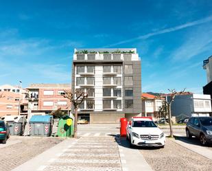 Vista exterior de Apartament en venda en Cangas  amb Calefacció, Parquet i Terrassa