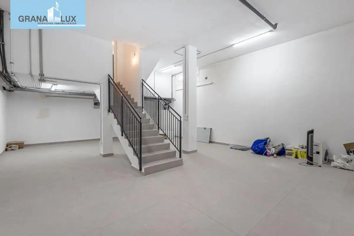 Casa adosada en venda en Albolote amb Jardí privat, Piscina i Alarma