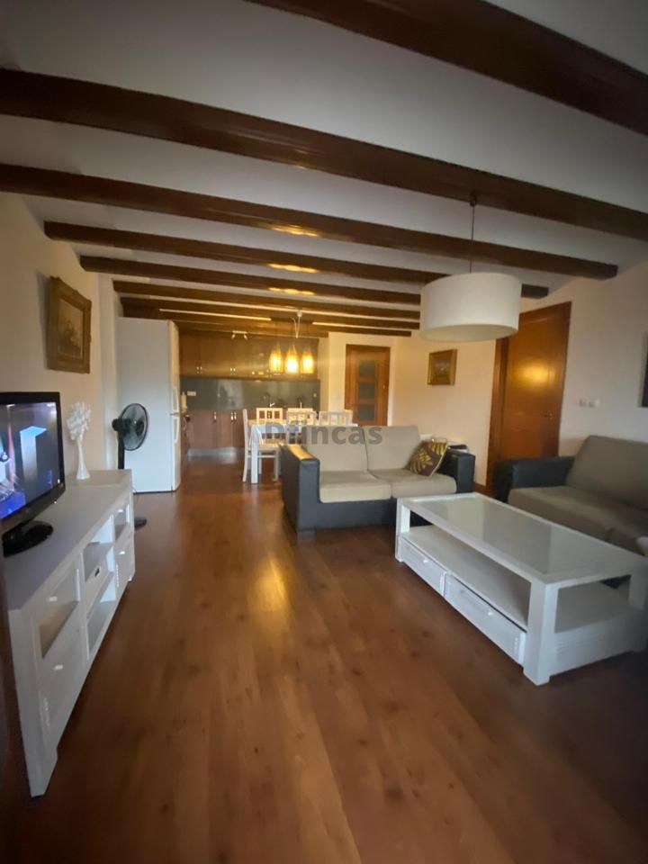 Sala d'estar de Pis de lloguer en Rubielos de Mora amb Terrassa i Moblat