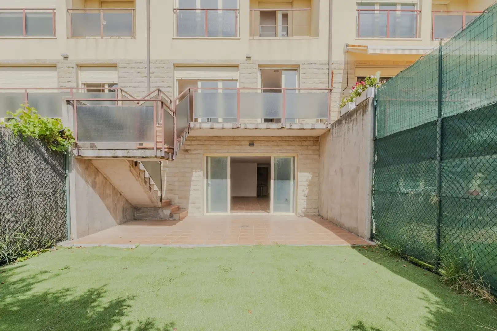 Vista exterior de Casa o xalet en venda en Elciego amb Calefacció, Jardí privat i Terrassa