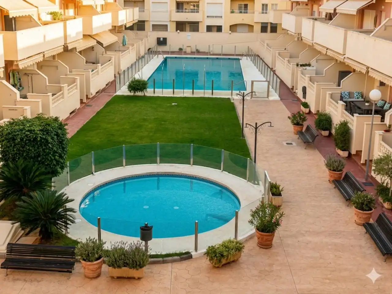 Piscina de Piso en venta en Roquetas de Mar con Aire acondicionado, Terraza y Piscina comunitaria