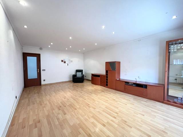 Piso en Venta en Calle ENRIC PRAT DE LA RIBA D' en Sant Josep