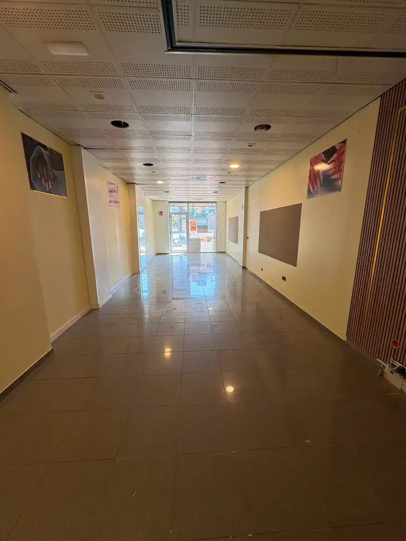 Commercial properties for rent in Girona  with Air Conditioner and Parquet flooring