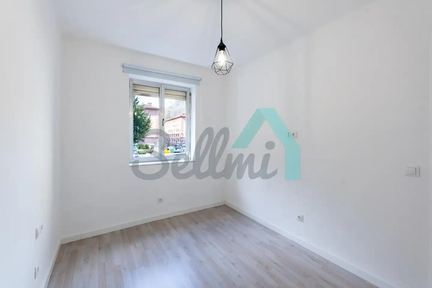 Habitación de Planta baja en venta en Mieres (Asturias) con Calefacción, Trastero y Amueblado
