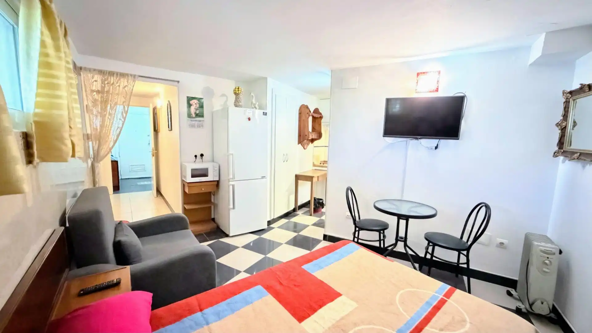 Wohnung zum Verkauf in Torremolinos mit Klimaanlage, Heizung und Privatgarten