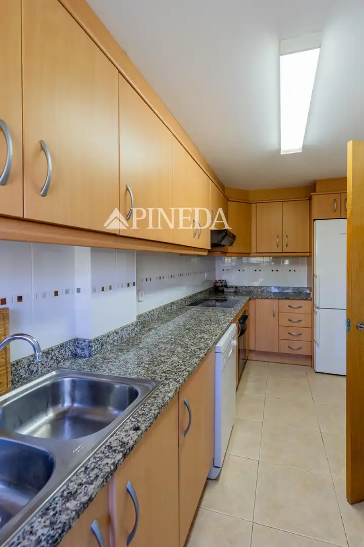 Cuina de Apartament de lloguer en Puçol amb Terrassa, Moblat i Piscina comunitària