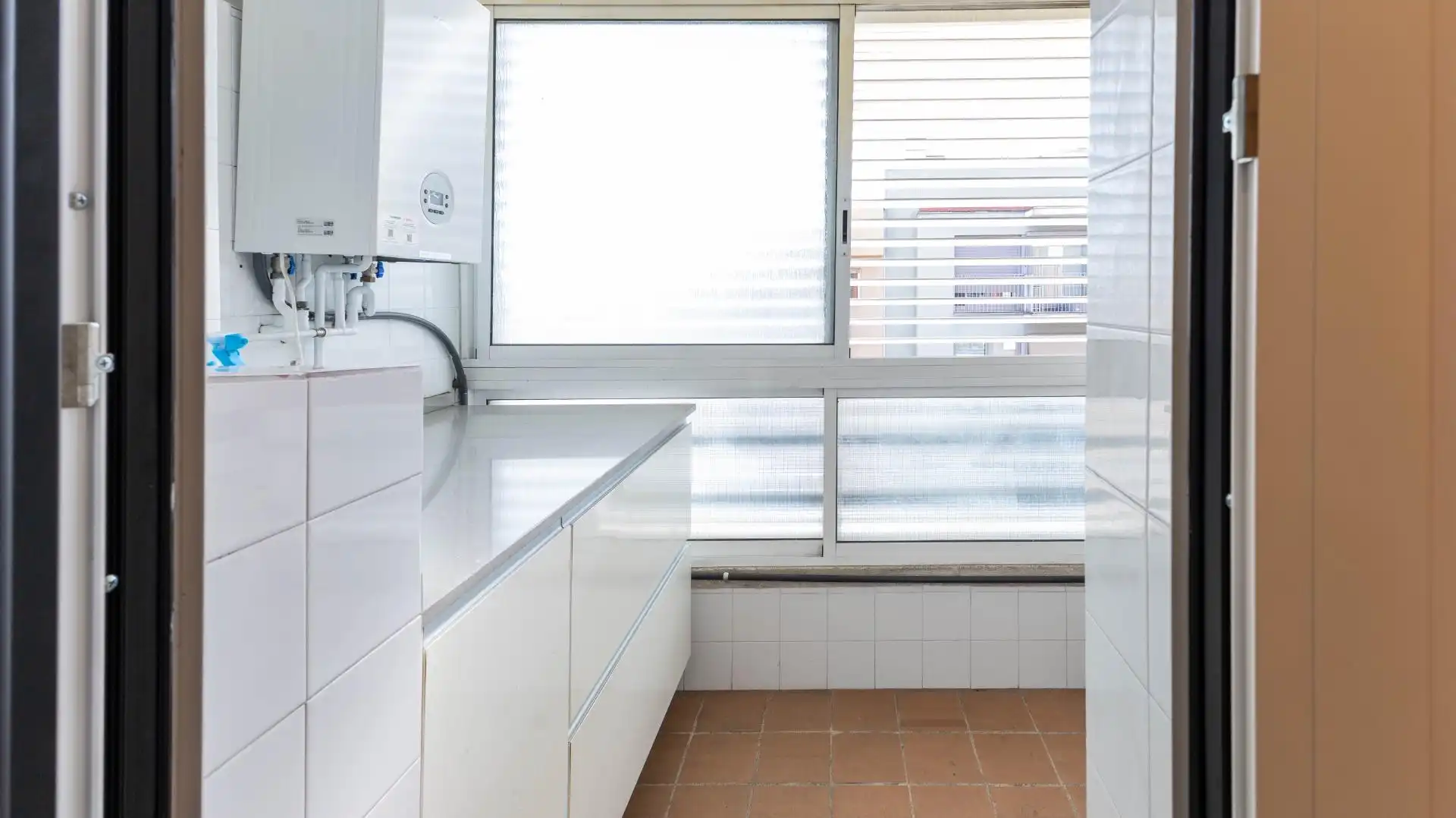 Küche von Wohnung zum Verkauf in Barcelona mit Klimaanlage, Heizung und Terrasse