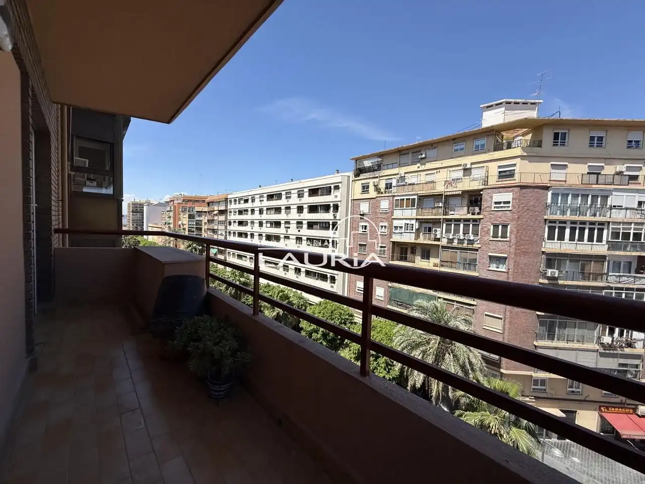 Vista exterior de Piso en venta en Valencia con Parquet y Balcón