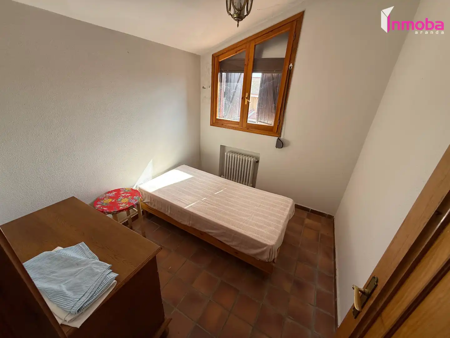 Dormitori de Casa o xalet en venda en Fuentespina amb Calefacció, Jardí privat i Terrassa