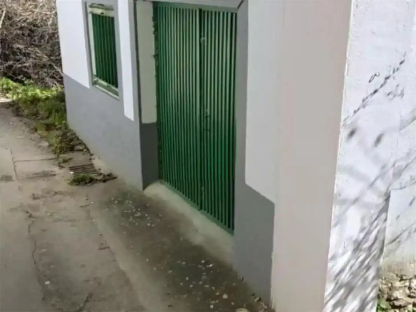 Vista exterior de Casa adosada en venda en Cantalojas amb Traster