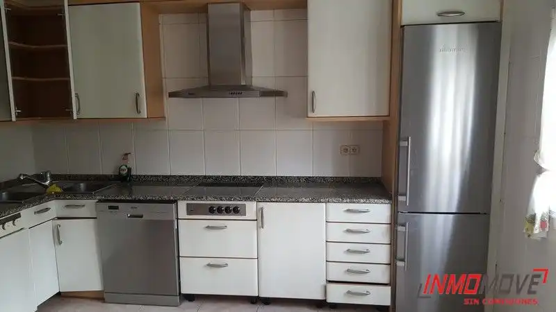 Cuina de Casa o xalet en venda en Baños de Ebro / Mañueta amb Calefacció, Jardí privat i Terrassa