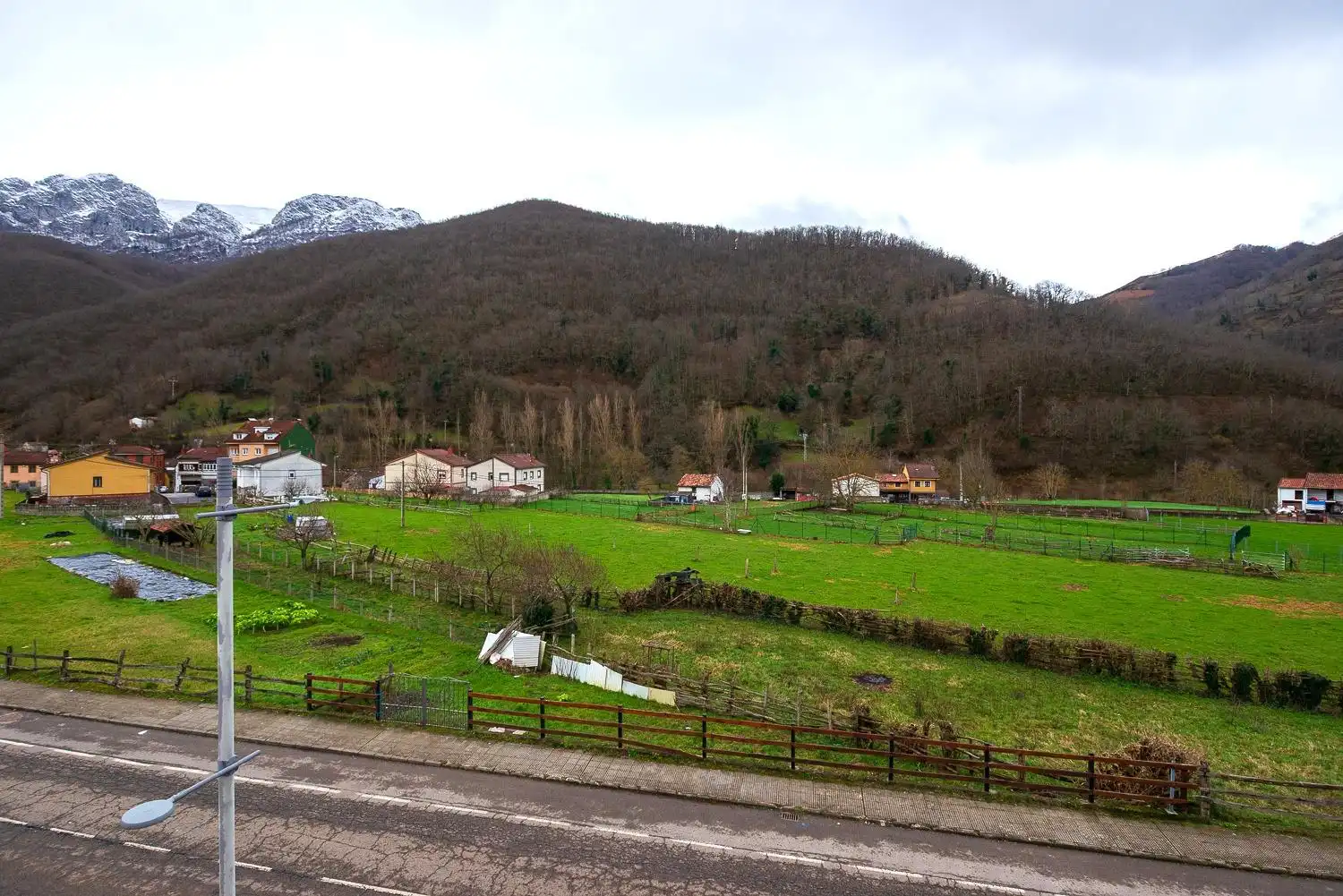 Vista exterior de Piso en venta en Aller con Calefacción, Trastero y Amueblado