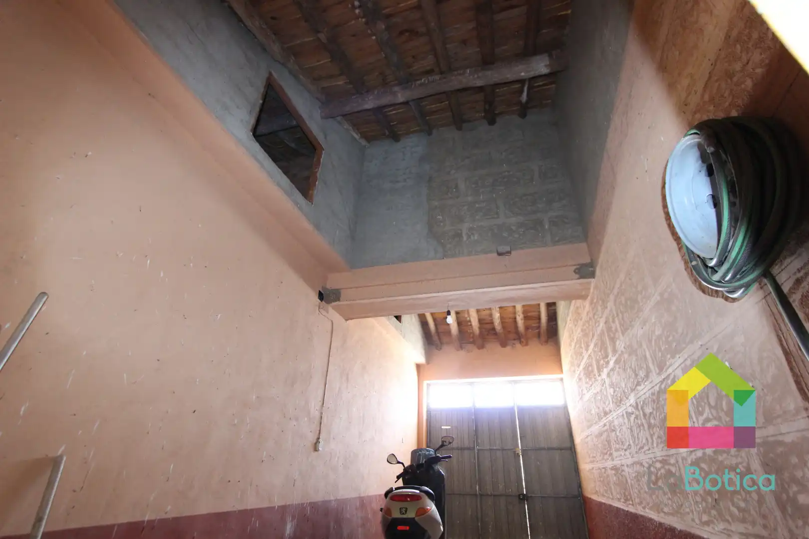 Detached homes for sale in San Martín de Montalbán  with Air Conditioner, Heating and Furnished