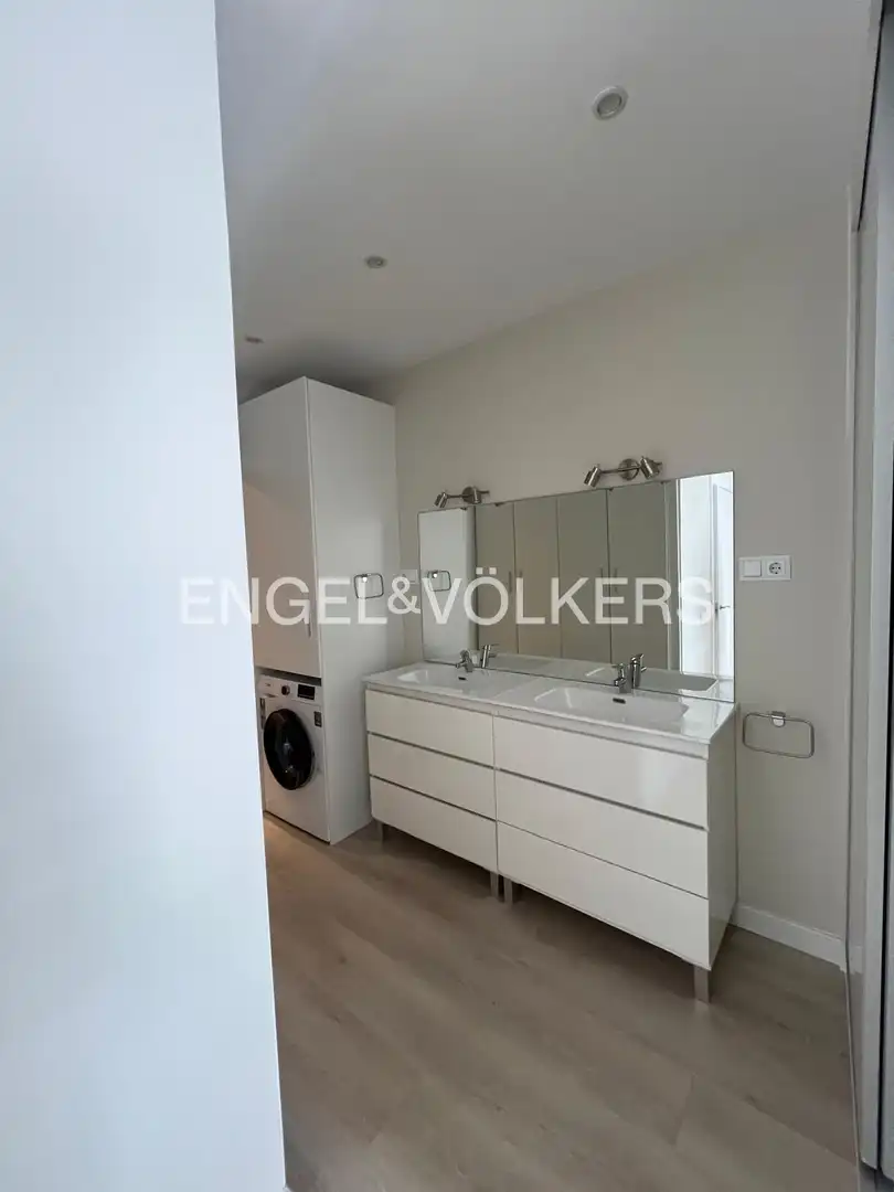 Bathroom of Flat for rent in Madrid  with Air Conditioner, Heating and Terrace