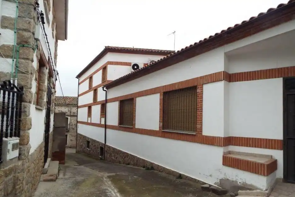Vista exterior de Local en venta en Parrillas