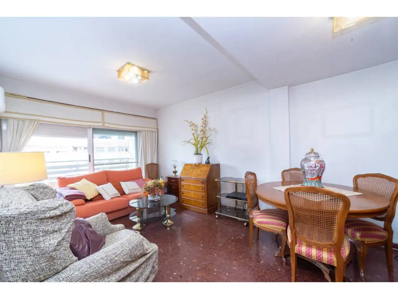 Living room of Flat for sale in Valencia  with Air Conditioner, Terrace and Furnished