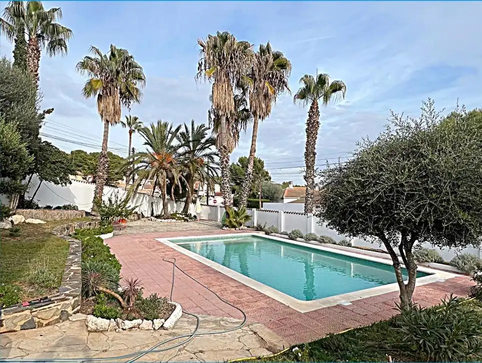 Villa con piscina in vendita a Carrer ANDORRA