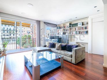 Flat with balcony for sale in Carrer de Mallorca