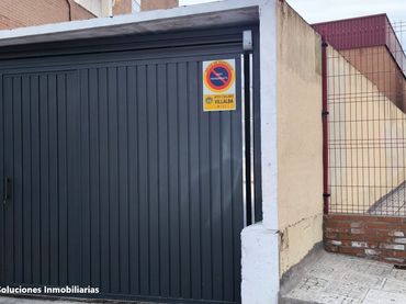 Doble en venda a Calle Ignacio González Serrano