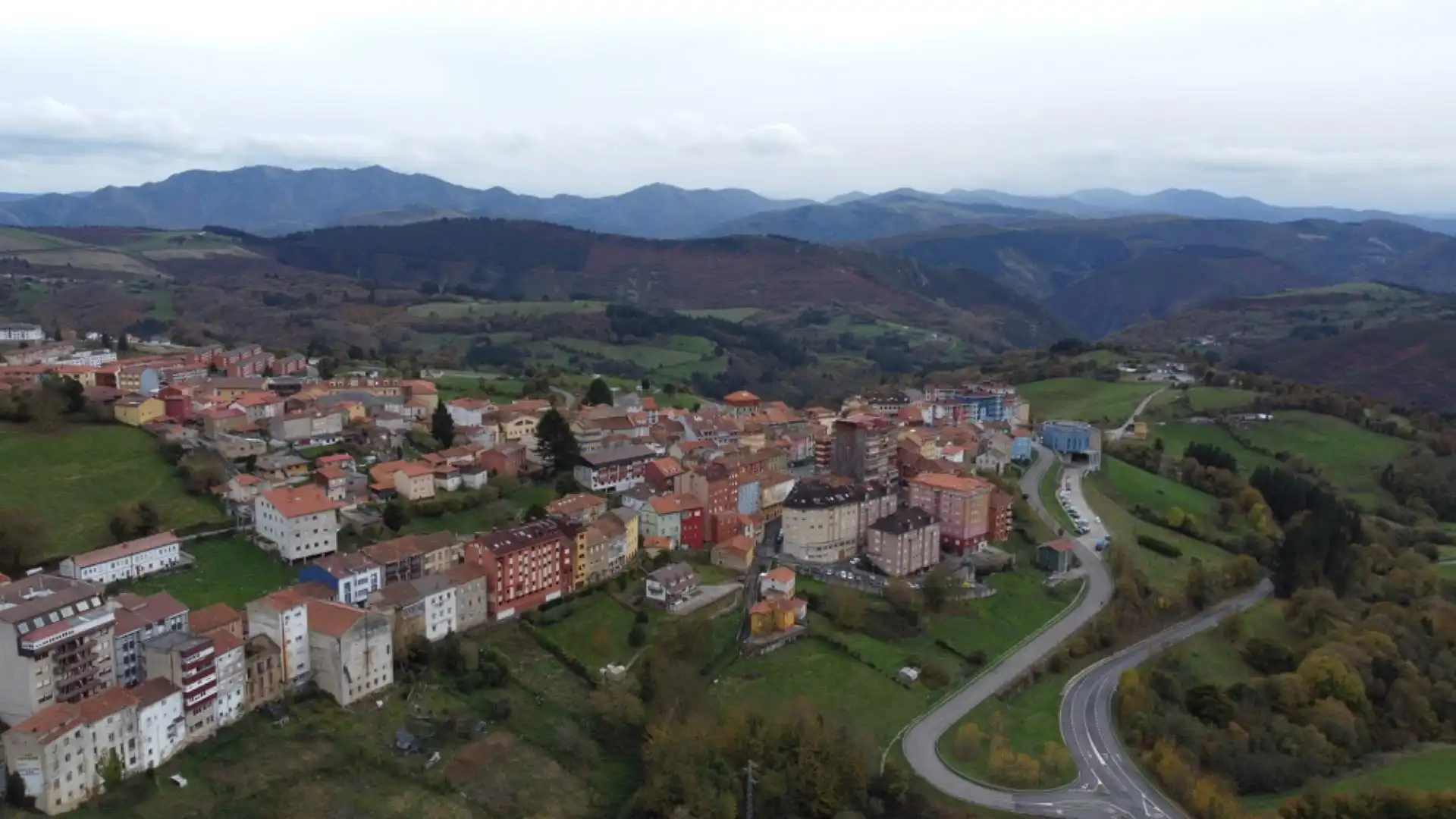Vista exterior de Residencial en venta en Tineo