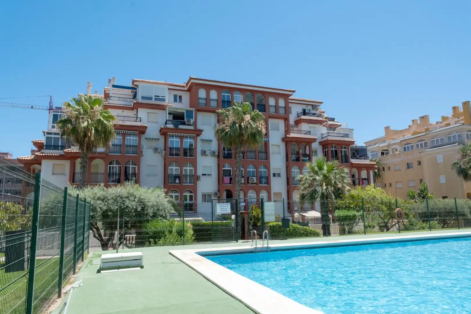 Vista exterior de Apartamento en venta en Torrevieja con Jardín privado, Amueblado y Piscina comunitaria
