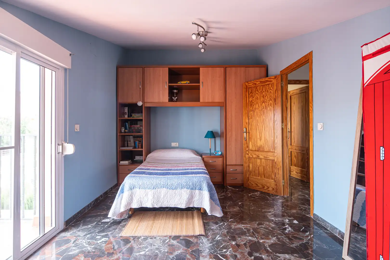 Dormitori de Casa adosada en venda en Huétor Vega amb Aire condicionat, Jardí privat i Terrassa
